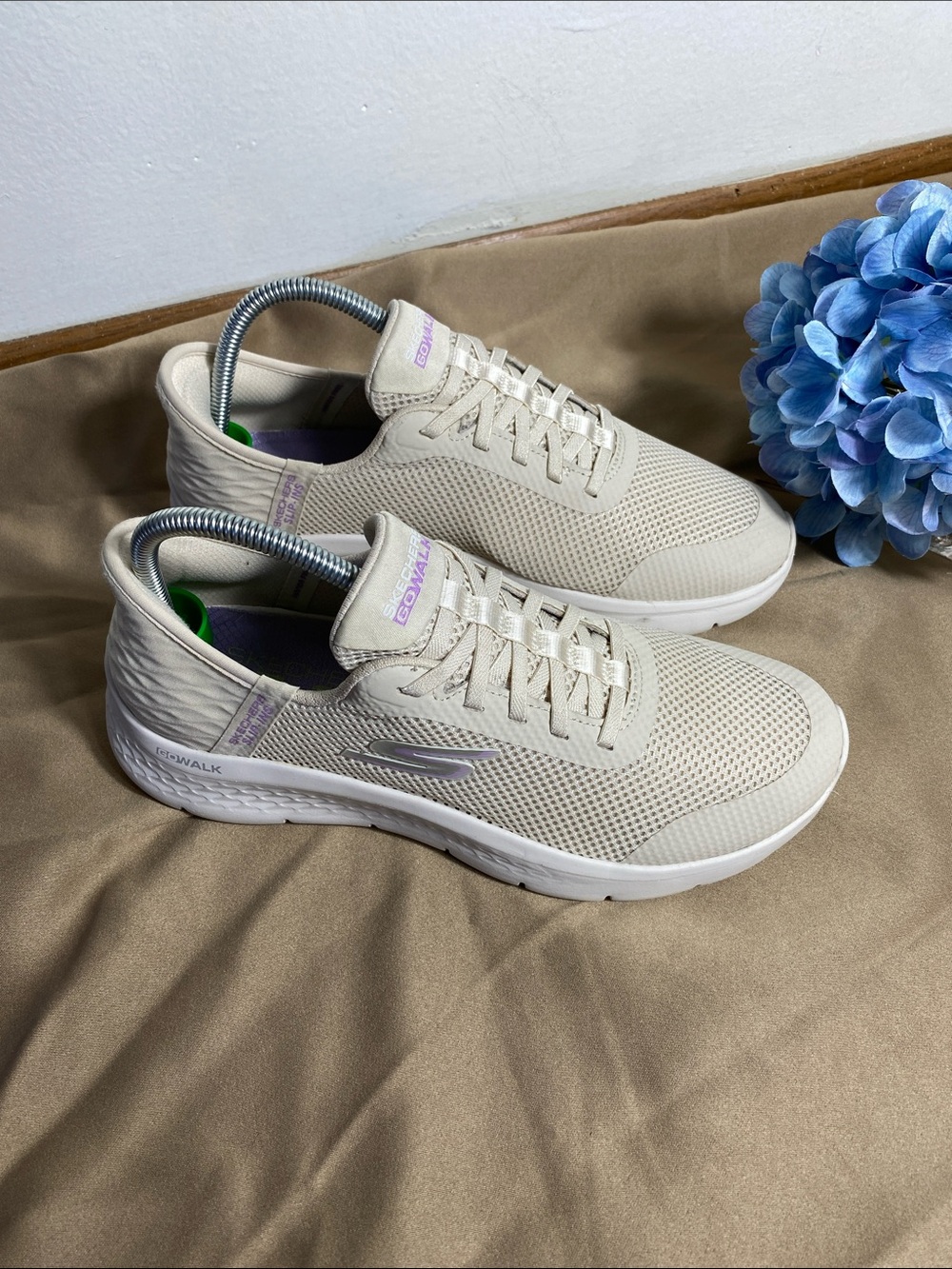SKECHERS GO WALK Women’s Off White Mesh Lace-Up Low Top Athletic Sneakers 8.5